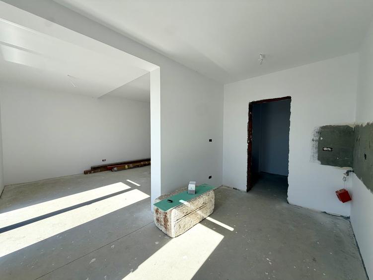 Duplex cu 4 camere cu Canalizare în Dumbrăvița