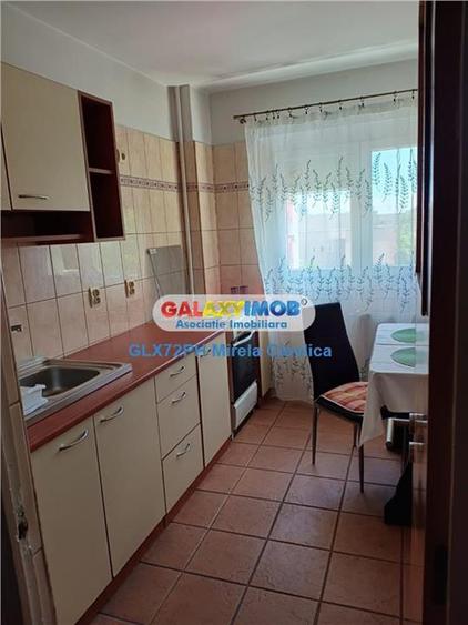Apartament cu 2 camere semidecomandat, mobilat în 13 Septembrie