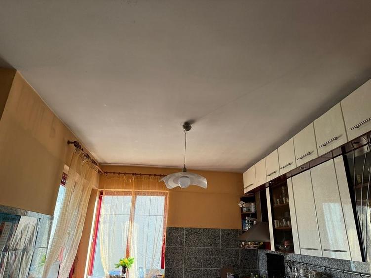 Casă cu 4 camere în Ultracentral