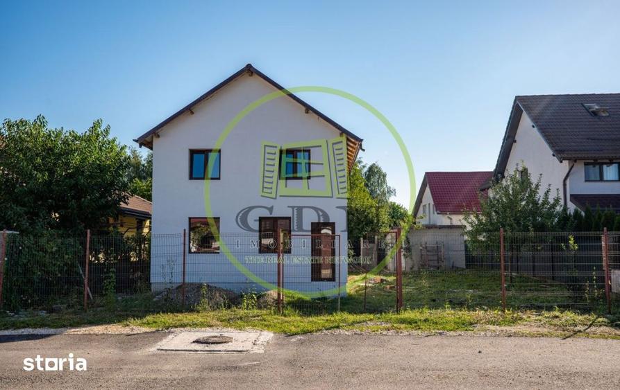 Casă cu 4 camere cu Canalizare în Centrul Istoric