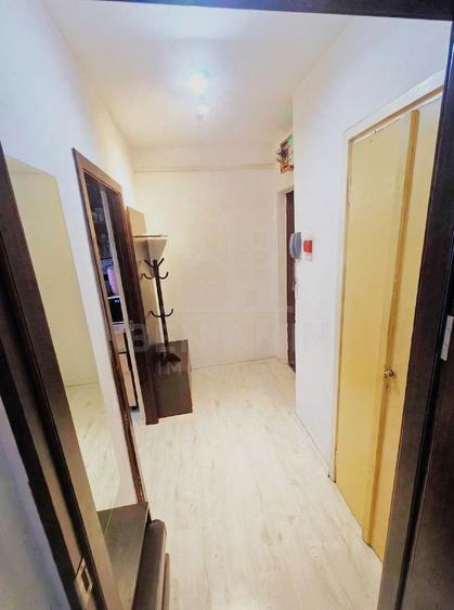 Apartament cu 2 camere semidecomandat, mobilat în Brazda lui Novac