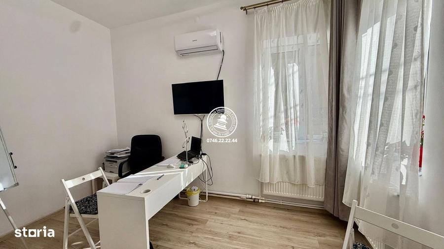 Casă cu 4 camere în Dorobanț