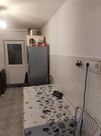 Apartament cu 3 camere decomandat în Lipovei
