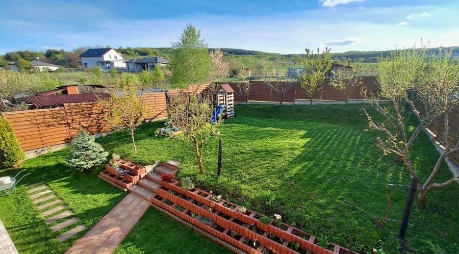 Casă individuală cu 5 camere cu Canalizare în Chinteni