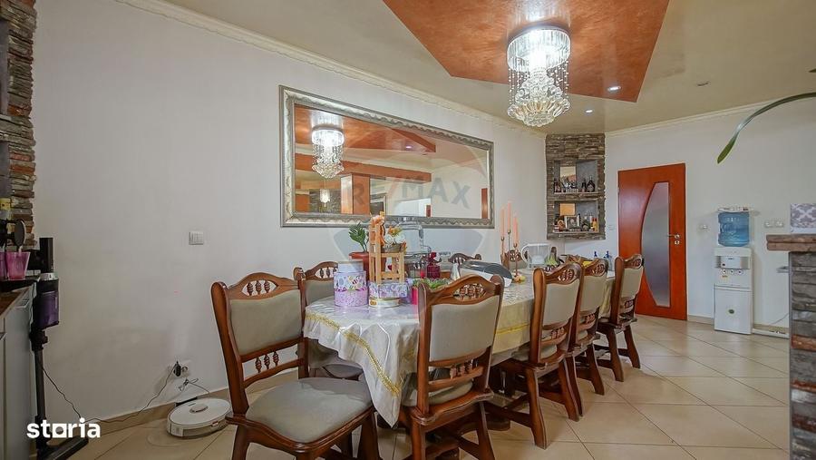 Casă cu 4 camere în Central