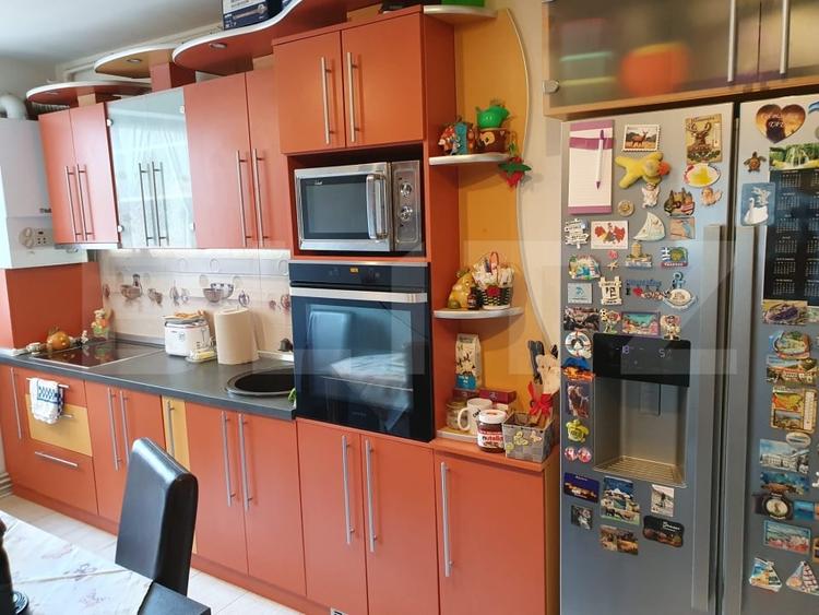 Apartament cu 3 camere decomandat, mobilat în Calea București