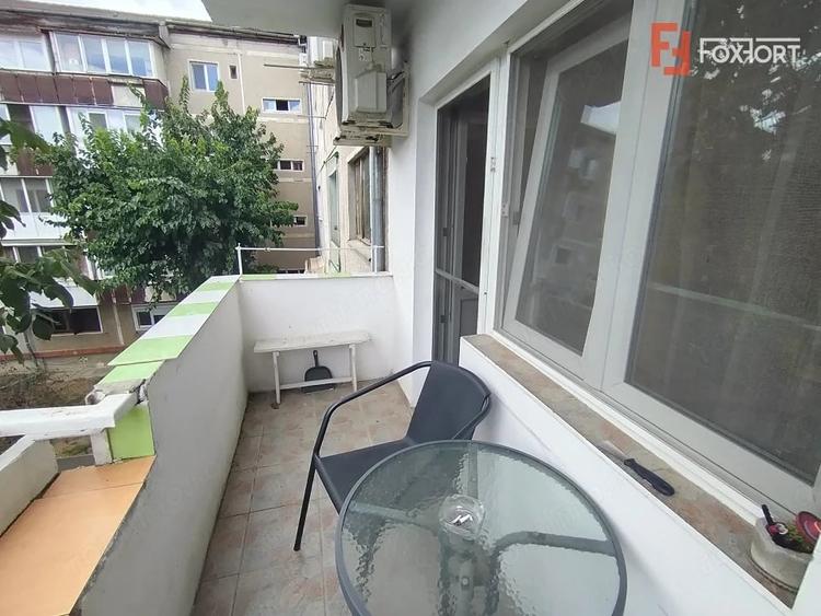 Apartament cu 4 camere decomandat în Soarelui