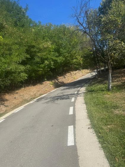 Teren de 2000 mp, în Central