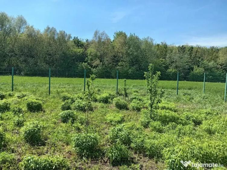Teren de 837 mp, în Stupini