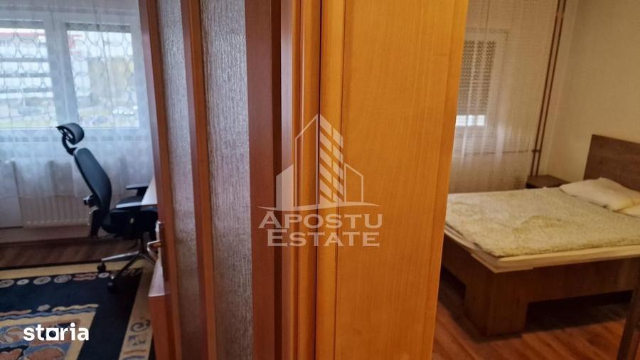 Apartament cu 3 camere decomandat, mobilat în Soarelui