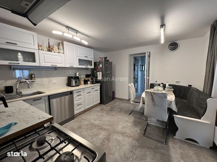 Casa renovata in 2024 - Teren 2.268 mp Medisa