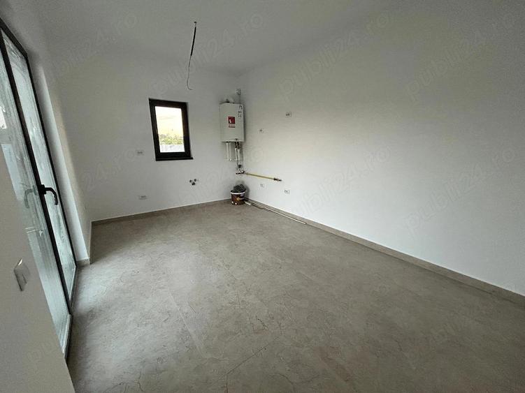 Casă cu 3 camere cu Teren 450 Mp în Central