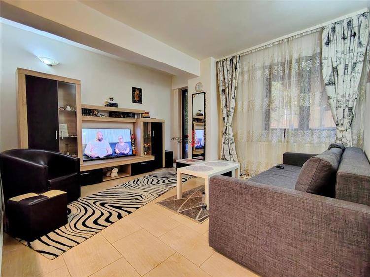 Apartament cu 2 camere decomandat, mobilat în Titan