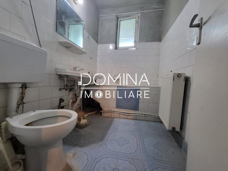 Apartament cu 3 camere semidecomandat în 1 Mai