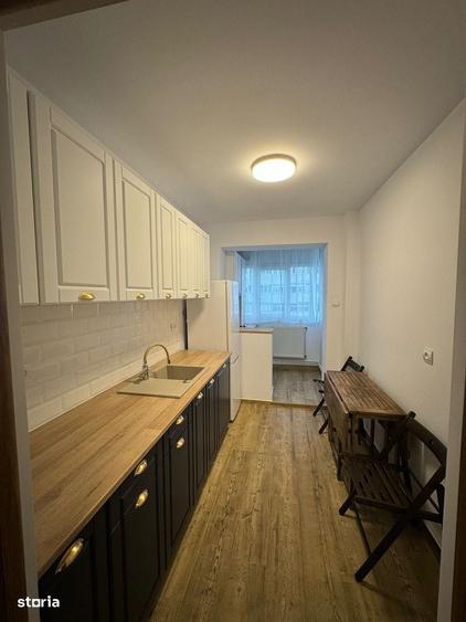 Apartament cu 3 camere decomandat în Podu Roș