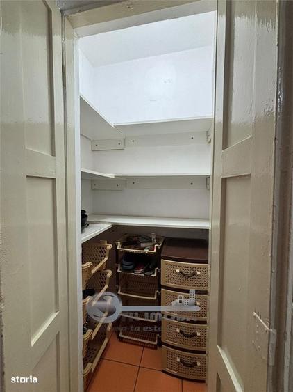 Apartament cu 3 camere semidecomandat în Sud