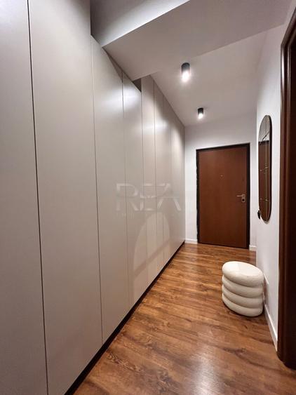 Apartament cu 3 camere nedecomandat, mobilat în Parcul Carol