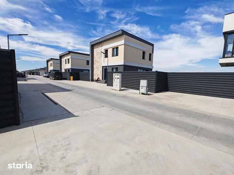 Gated Community in Tunari | 13 vile moderne | Gata de mutare - 1
