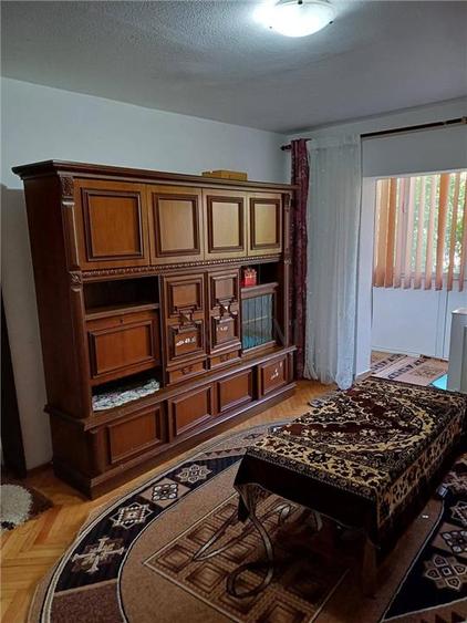 Apartament cu 3 camere semidecomandat, mobilat în Freidorf