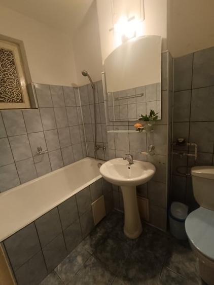 Apartament cu 2 camere semidecomandat în Podu Roș