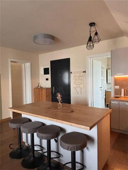 Apartament cu 3 camere decomandat în Dumbrăvița