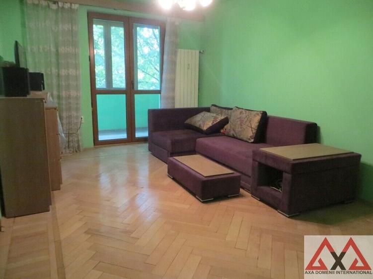 Apartament cu 2 camere semidecomandat, mobilat în Titan