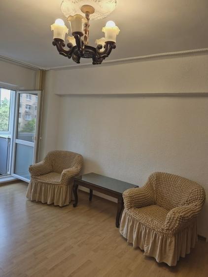 Apartament semidecomandat în Olteniței