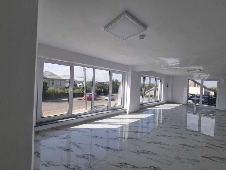 Spațiu comercial, de 200 mp, în Central