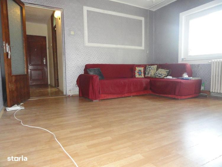 Apartament cu 4 camere decomandat în Micălaca