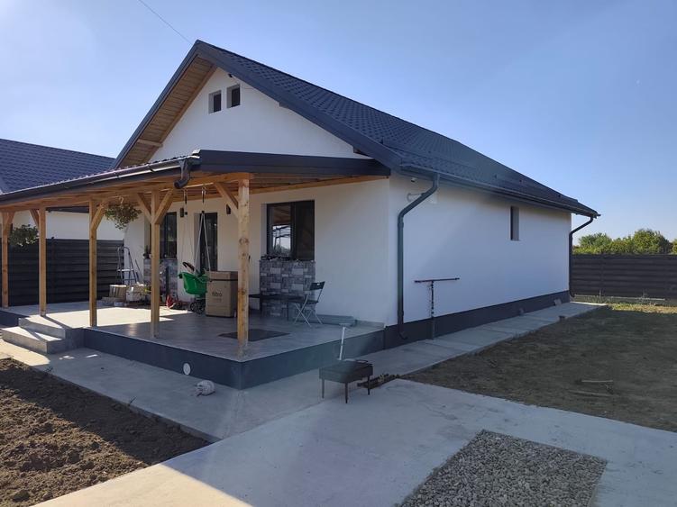 Casă individuală cu 3 camere cu Teren 350 Mp în Joița