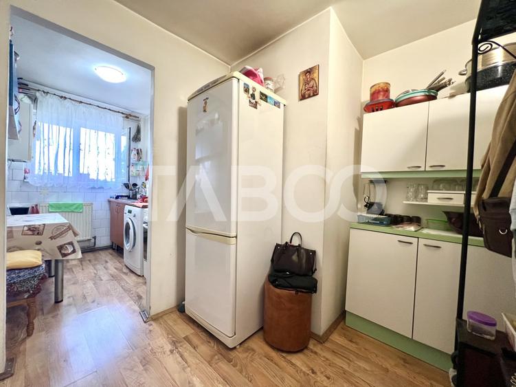 Apartament cu 3 camere semidecomandat, mobilat în Mănăștur