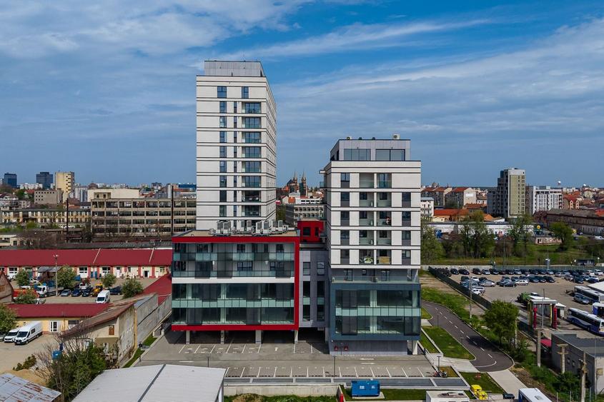 Penthouse cu 3 camere decomandat în Complex Studențesc
