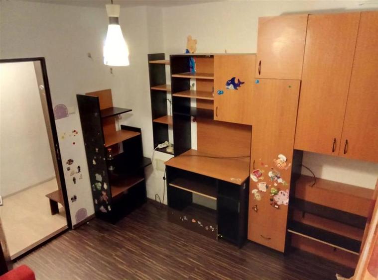 Apartament cu 2 camere semidecomandat în Lipovei