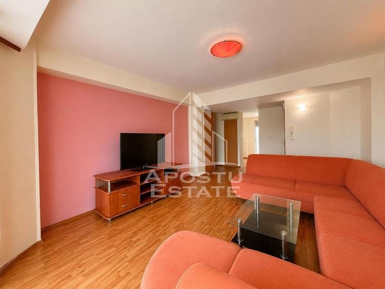 Apartament cu 3 camere decomandat, mobilat în Aradului