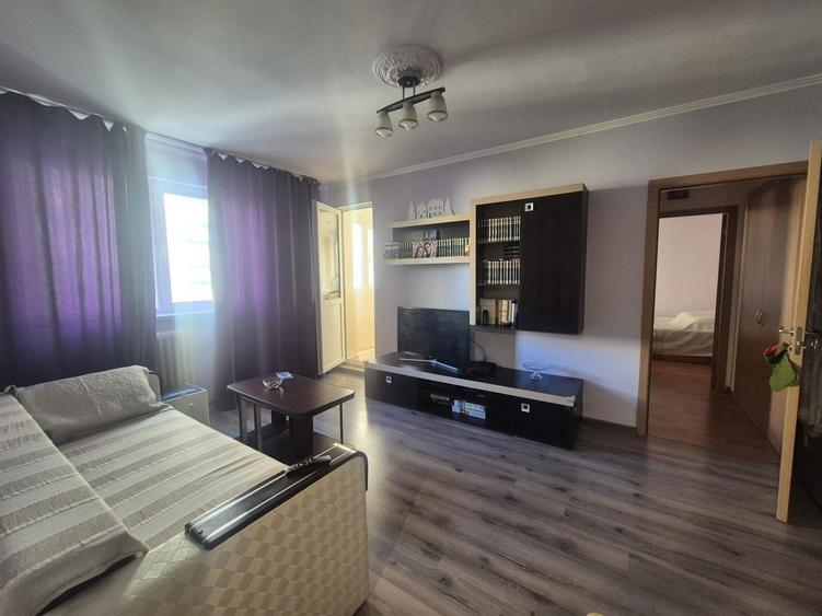 Apartament cu 2 camere semidecomandat în 1 Decembrie 1918