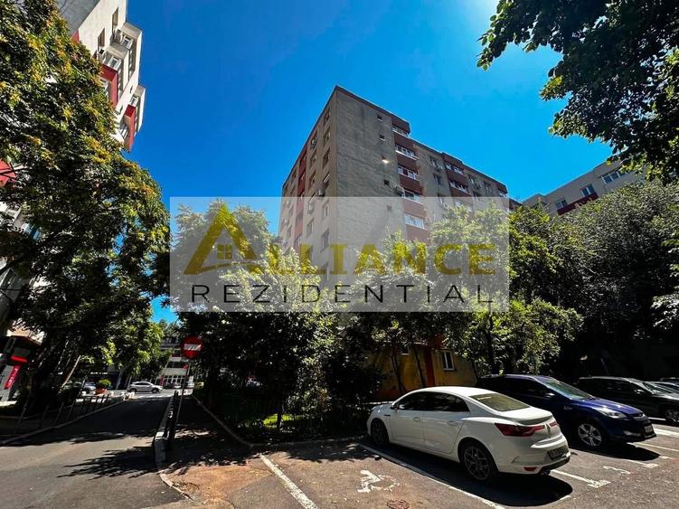 Apartament cu 3 camere decomandat, mobilat în Apărătorii Patriei