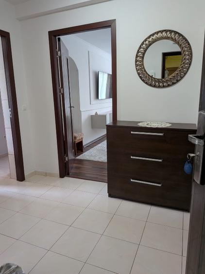 Apartament cu 3 camere semidecomandat, mobilat în Unirii Sud