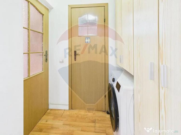 Apartament cu 2 camere semidecomandat, mobilat în P-ța Romană