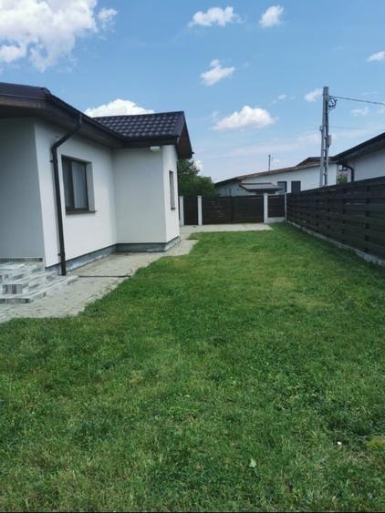 Casă individuală cu 4 camere cu Garaj în Dârza