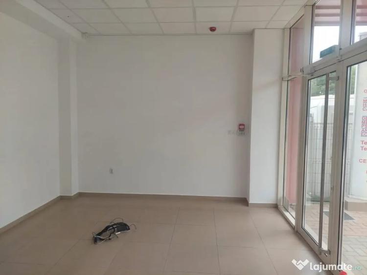 Spațiu comercial, de 84 mp, în Sărari
