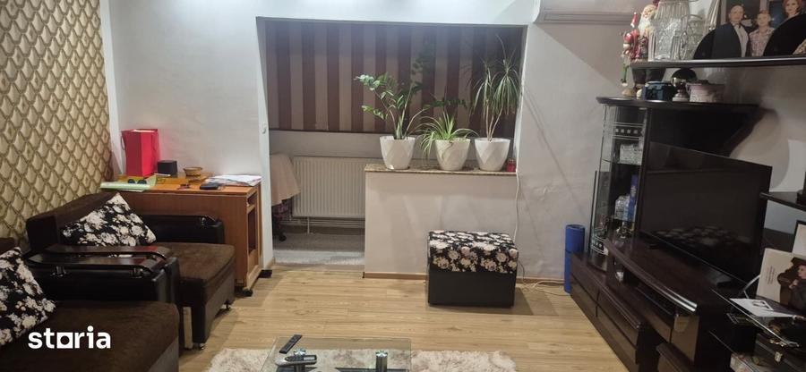 Apartament cu 3 camere decomandat în Mărășești