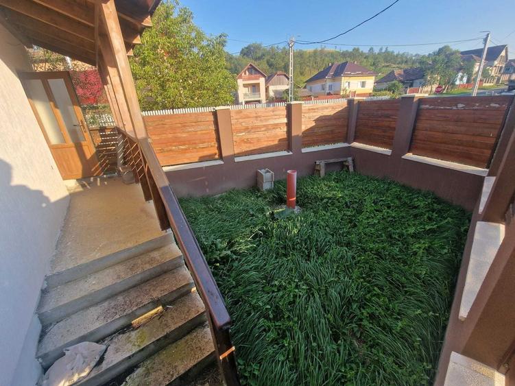 Casă cu 2 camere în Sic