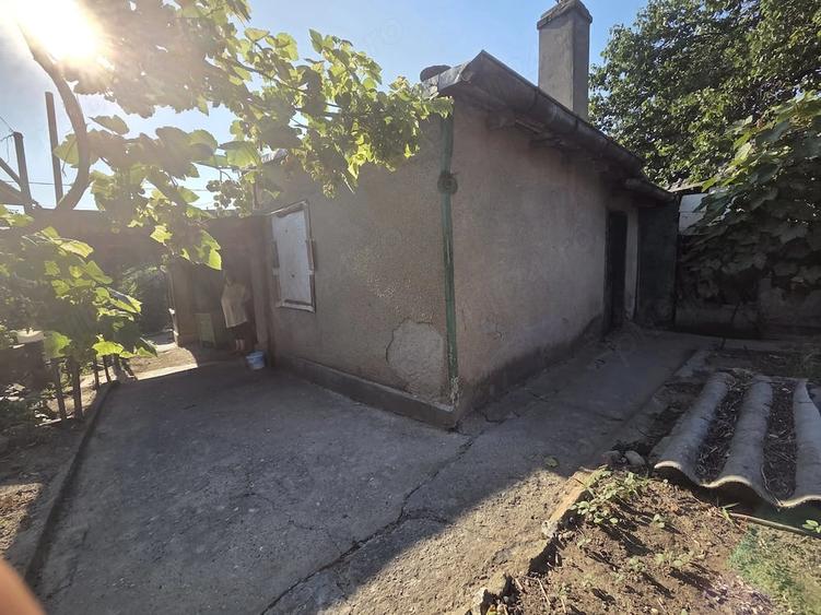 Casă cu 3 camere cu Teren 365 Mp în Est