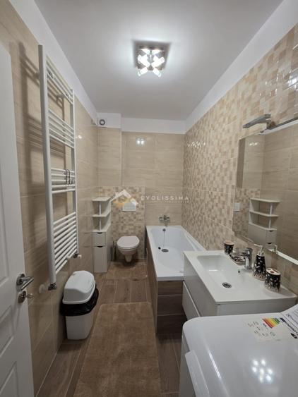 Apartament cu 3 camere decomandat, mobilat în Cristian