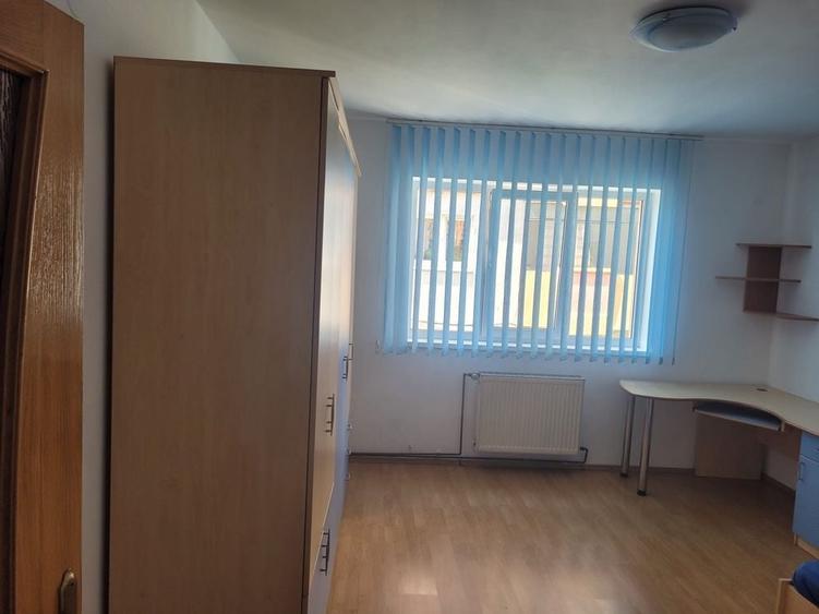 Apartament cu 2 camere decomandat în Dosu Bricii