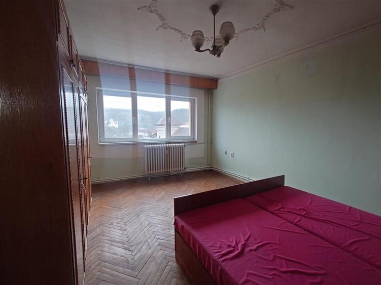 Apartament cu 3 camere decomandat în Ultracentral