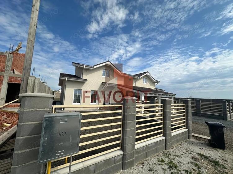 Casă cu 4 camere cu Teren 250 Mp în Sânandrei