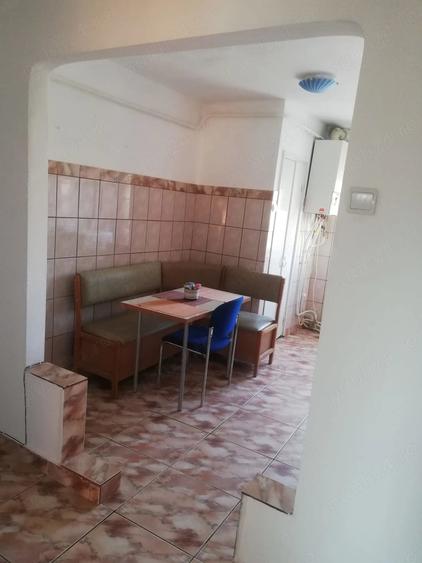 Inchiriez apartament Gara, 4 camere - 4