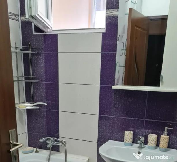 Garsonieră decomandată în Central