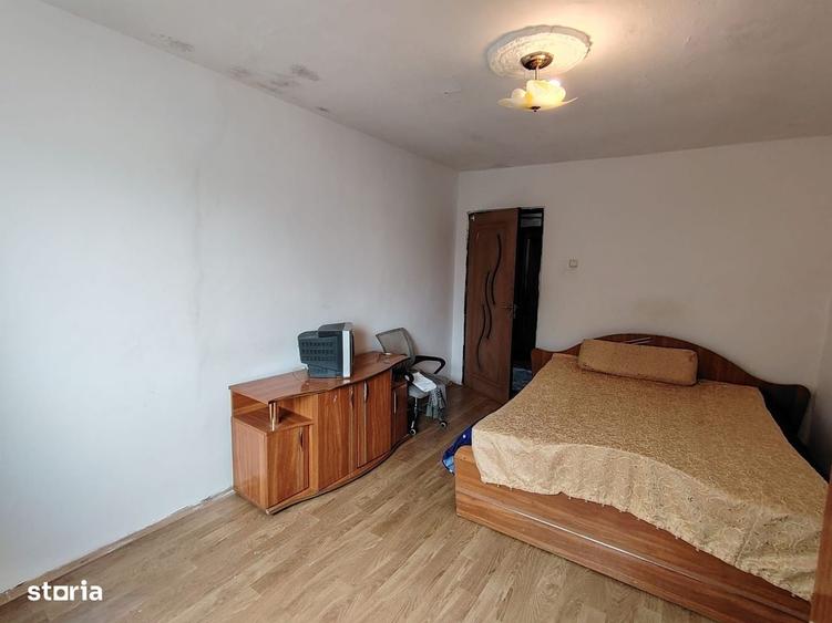 Apartament cu 4 camere nedecomandat în Micro 9